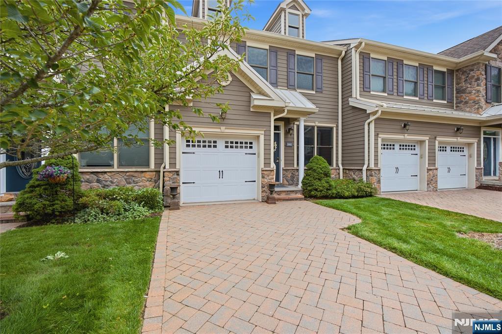 1005 Whitney Lane
