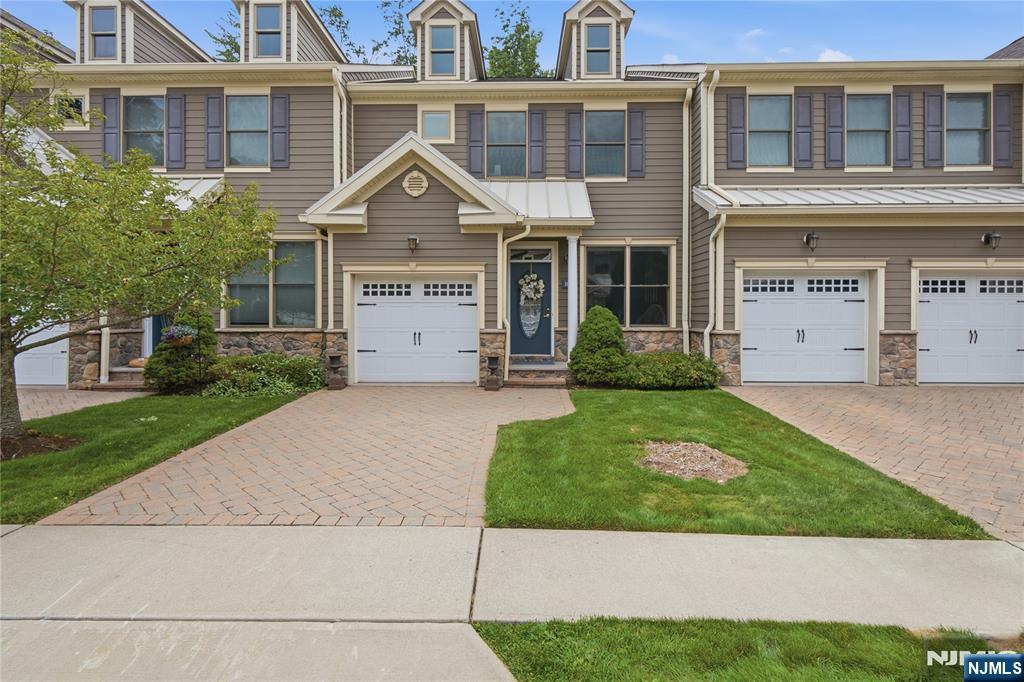 1005 Whitney Lane
