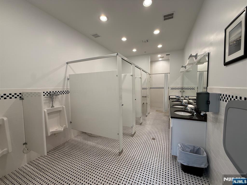 1005 Whitney Lane