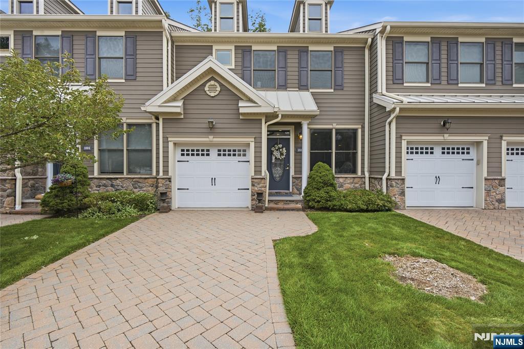 1005 Whitney Lane