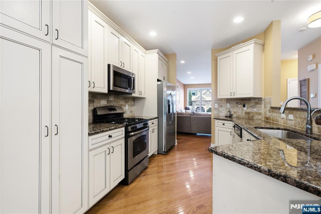 1005 Whitney Lane