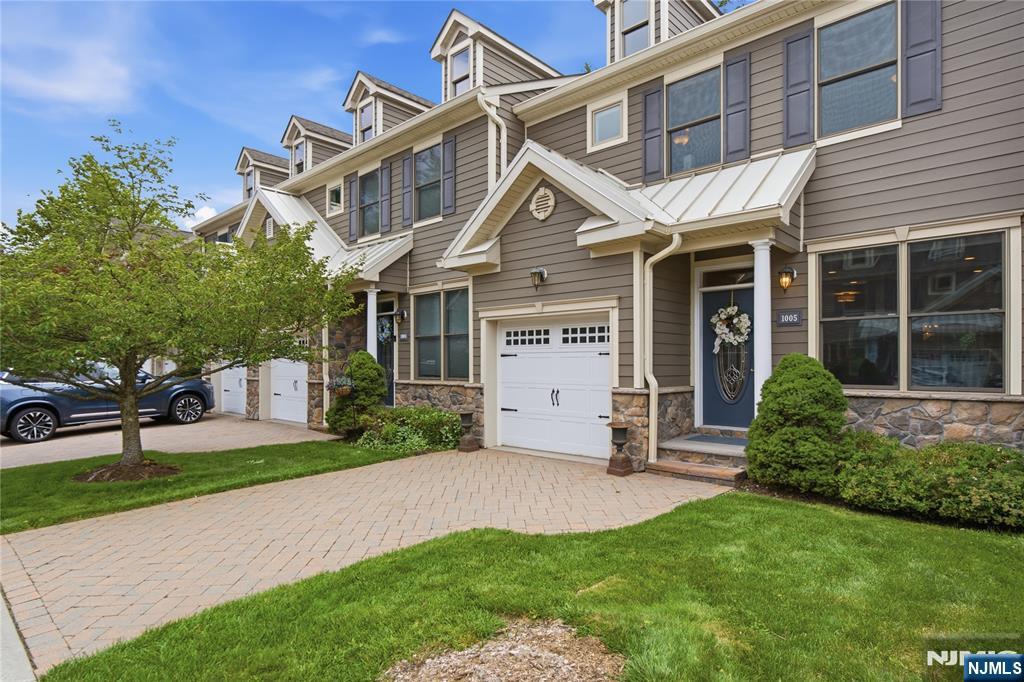 1005 Whitney Lane