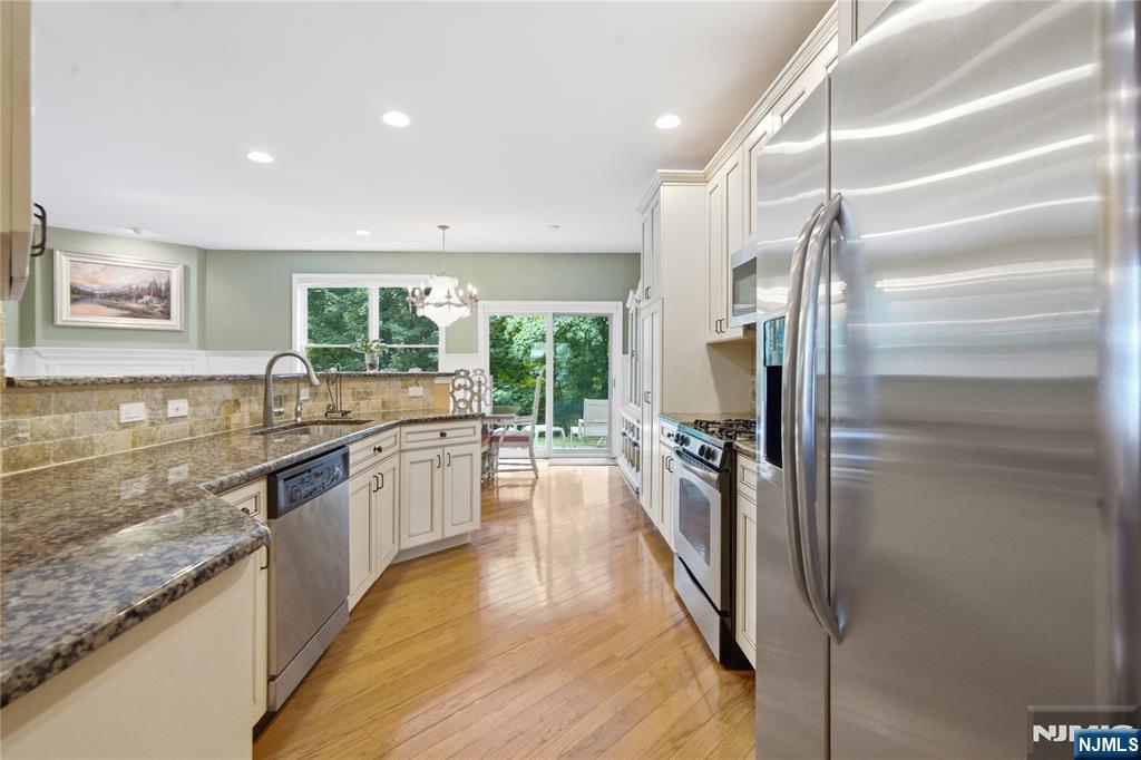 1005 Whitney Lane