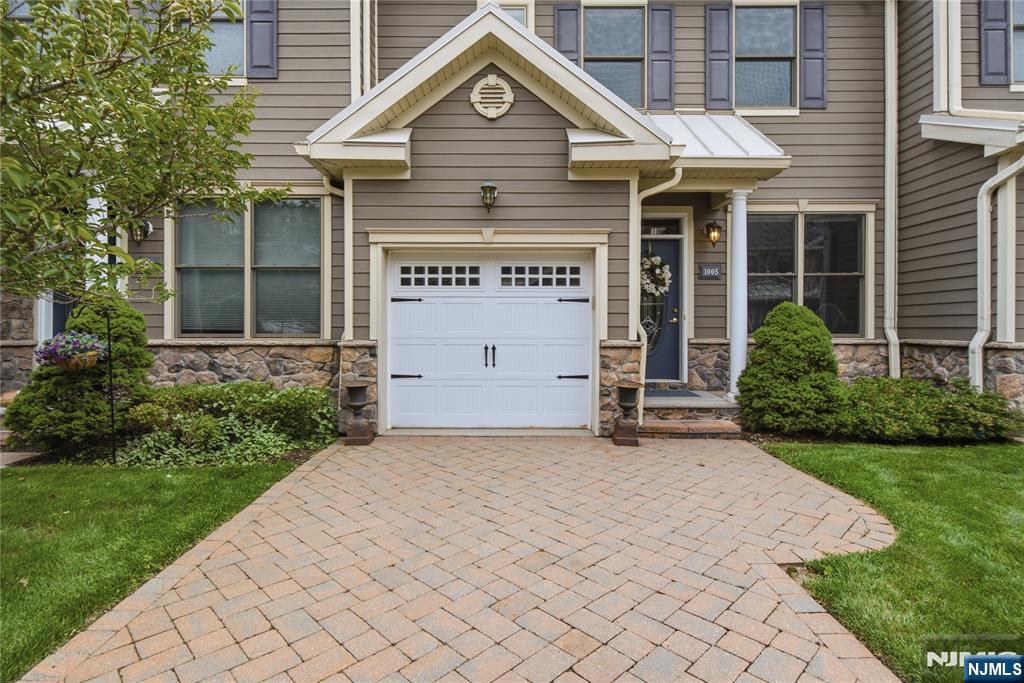1005 Whitney Lane