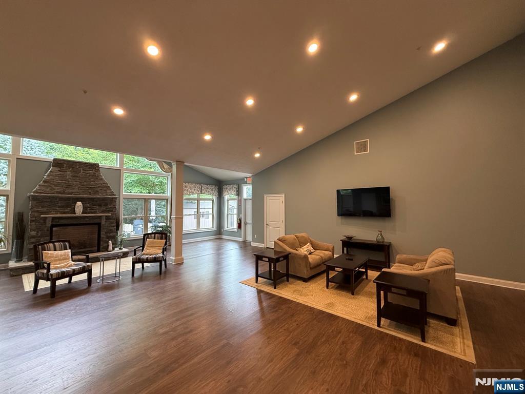 1005 Whitney Lane