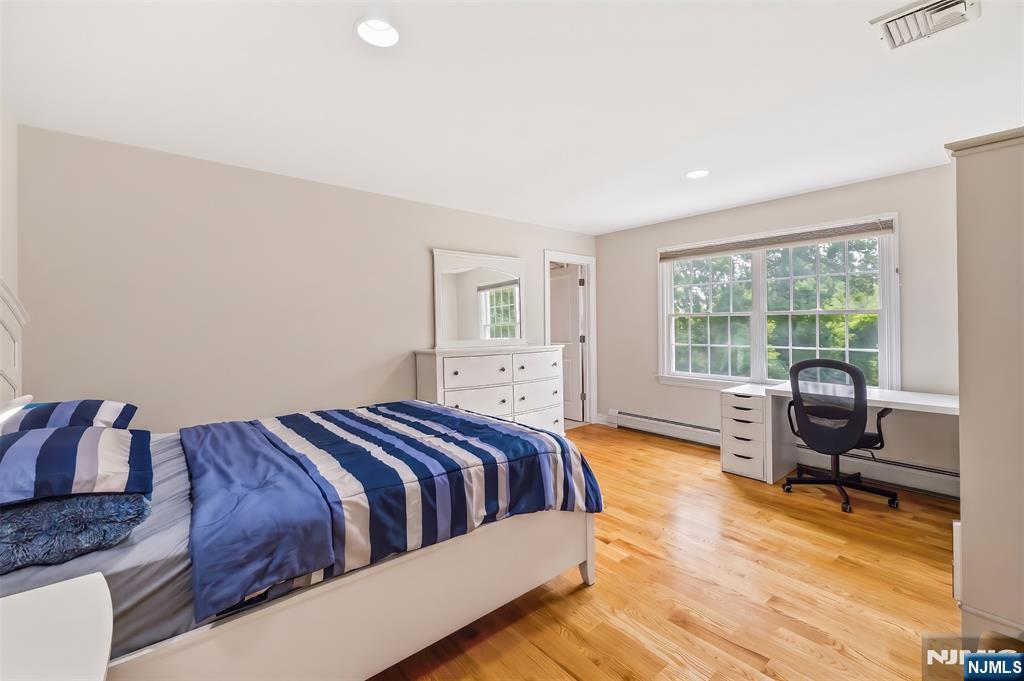 42 Spring Valley Road