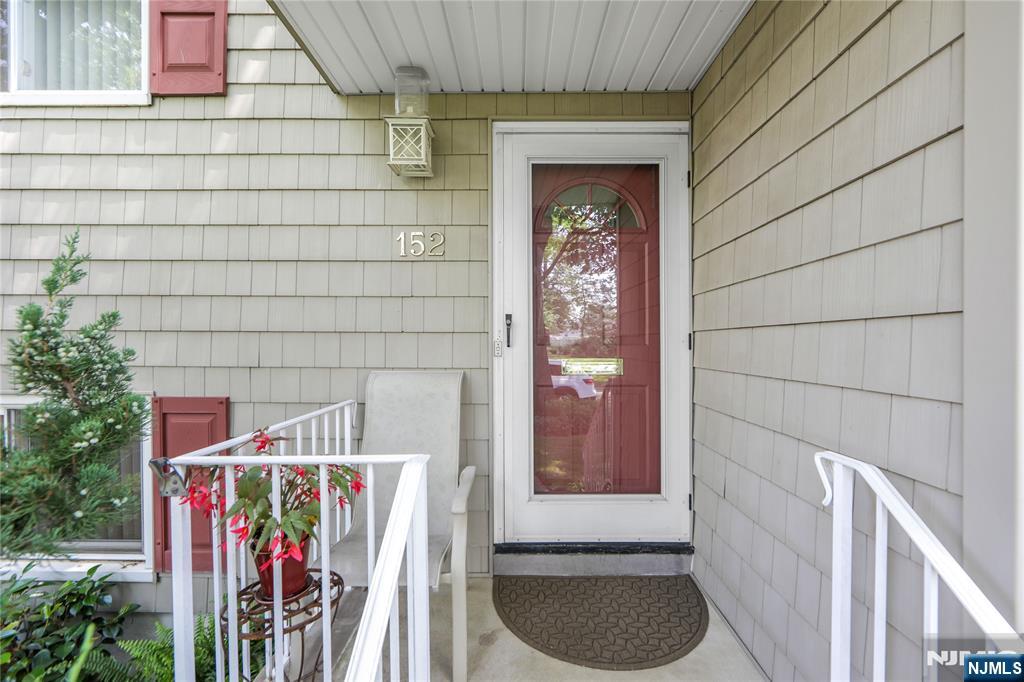 152 Coles Avenue
