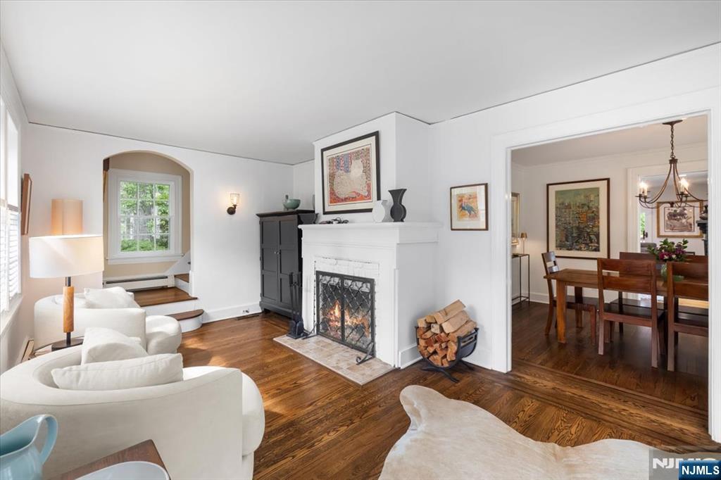 734 Greentree Lane