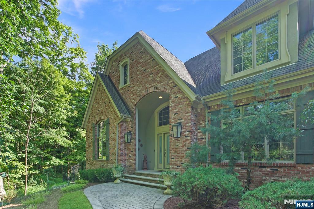102 Seminary Drive