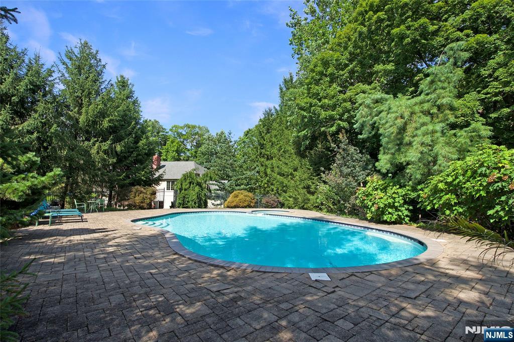 102 Seminary Drive