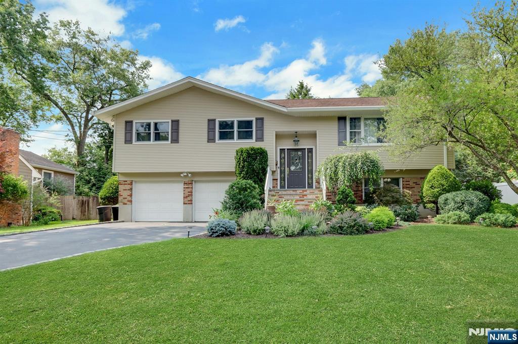 33 Hurlbut Street