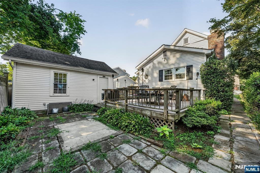 28 Leary Avenue