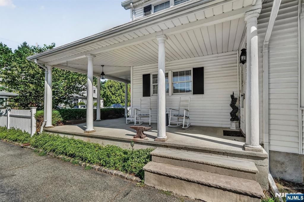 28 Leary Avenue
