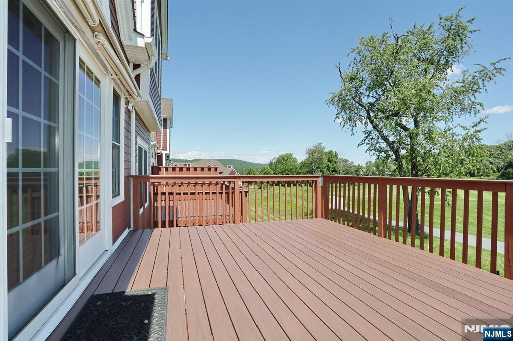 28 Turnberry Lane