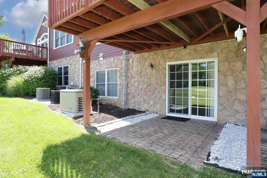 28 Turnberry Lane