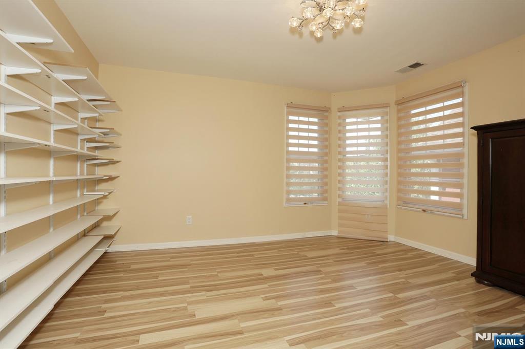 28 Turnberry Lane