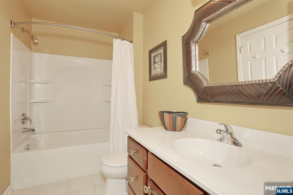 28 Turnberry Lane