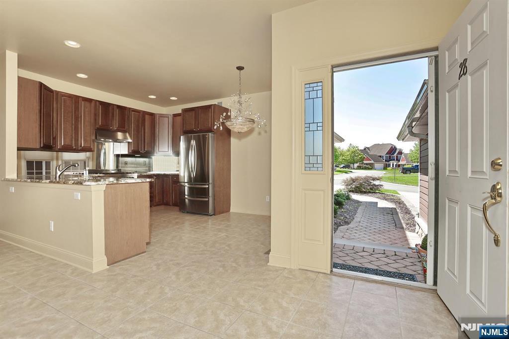 28 Turnberry Lane