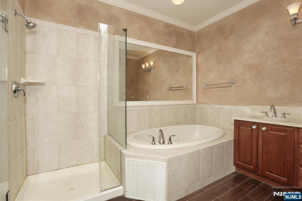 28 Turnberry Lane