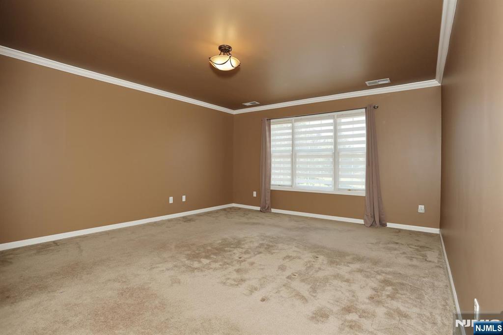 28 Turnberry Lane
