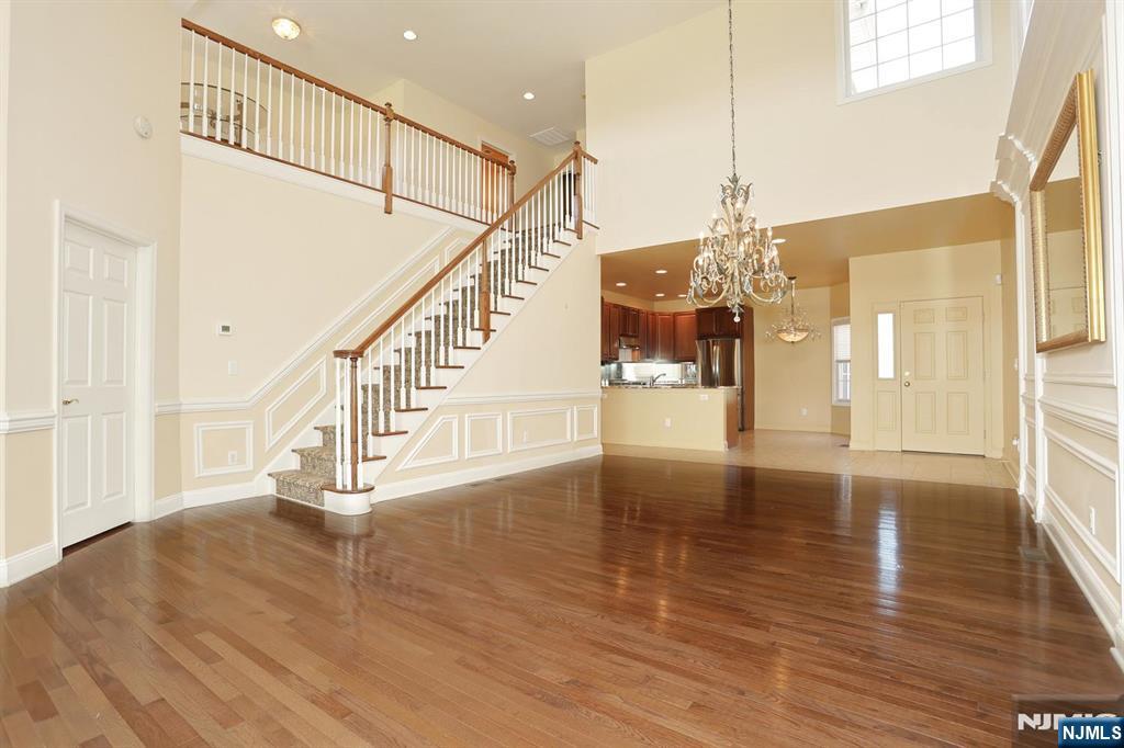 28 Turnberry Lane