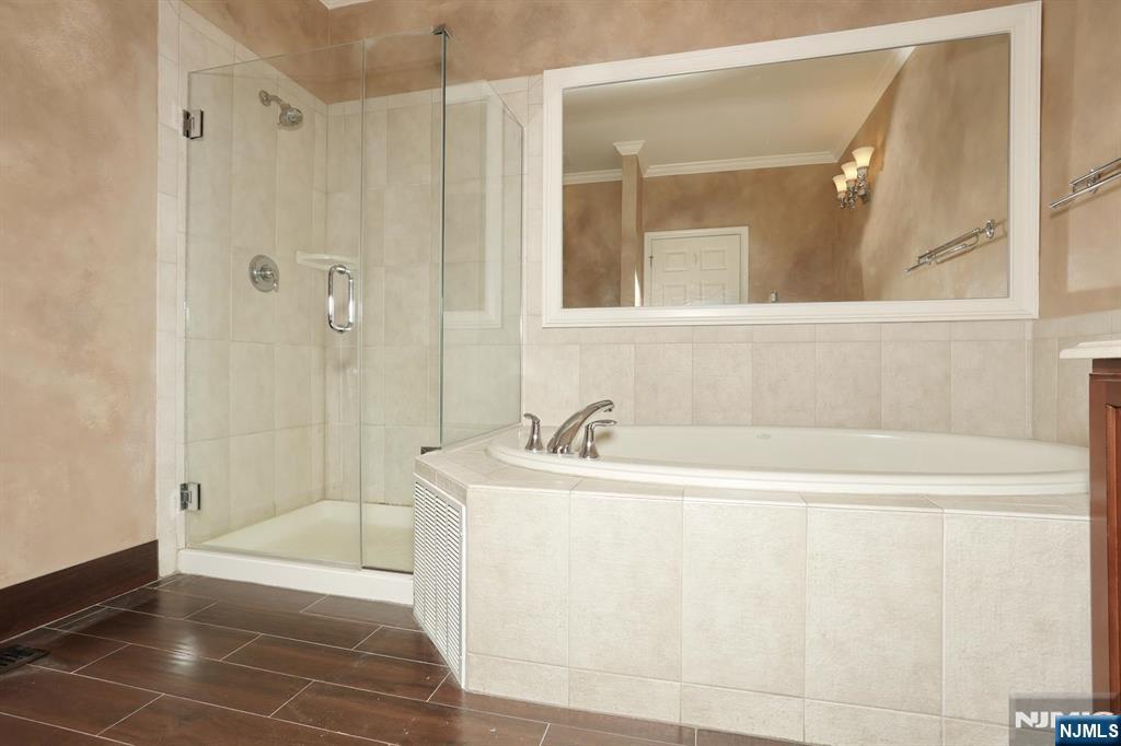 28 Turnberry Lane
