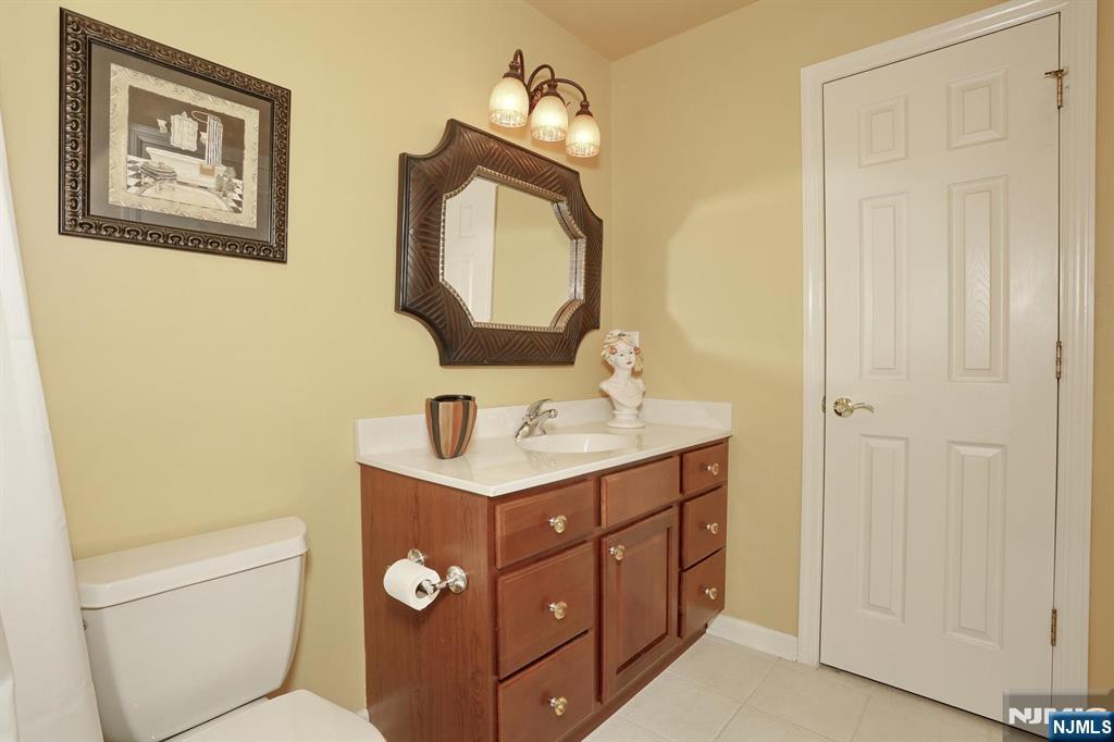 28 Turnberry Lane