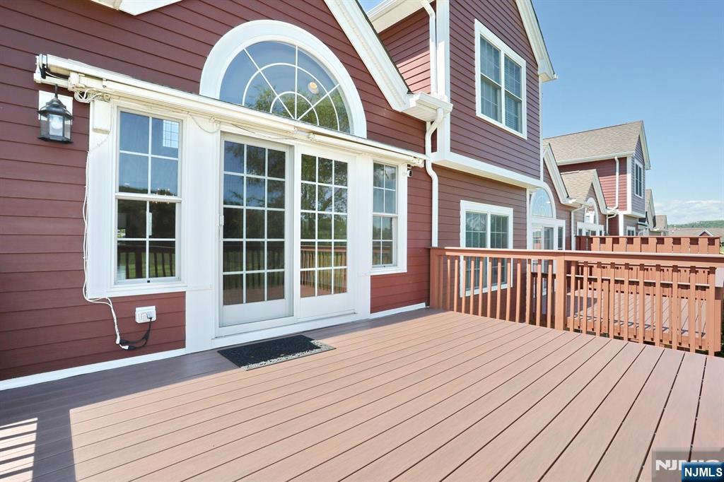 28 Turnberry Lane