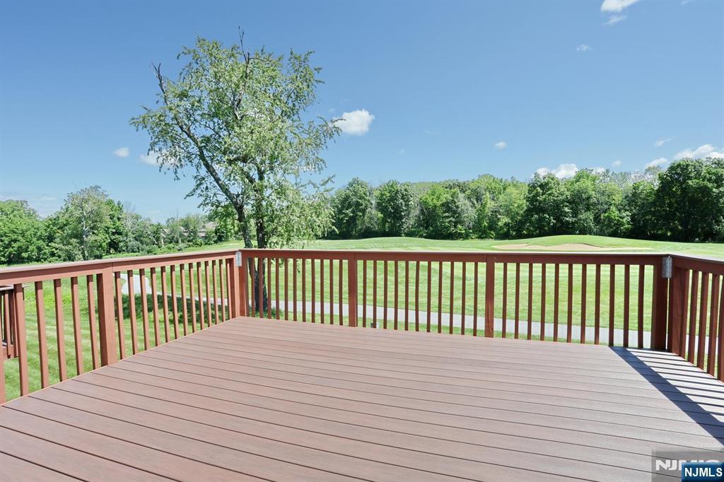 28 Turnberry Lane
