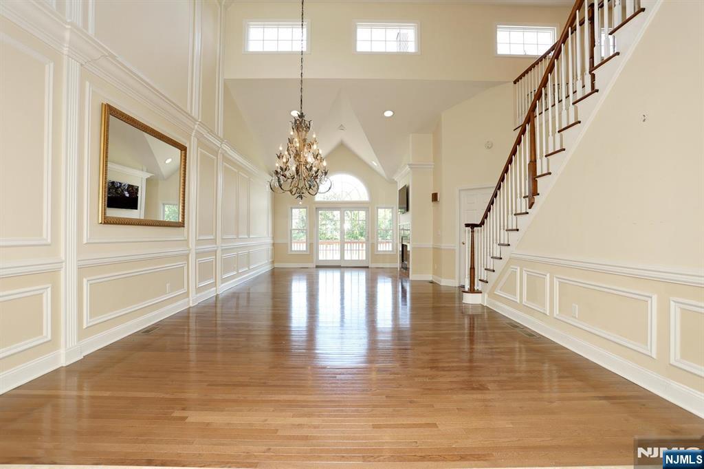 28 Turnberry Lane
