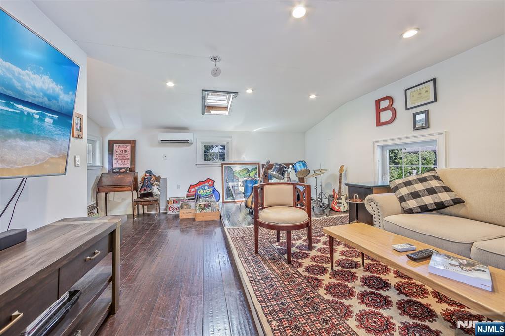 13 Cottage Place