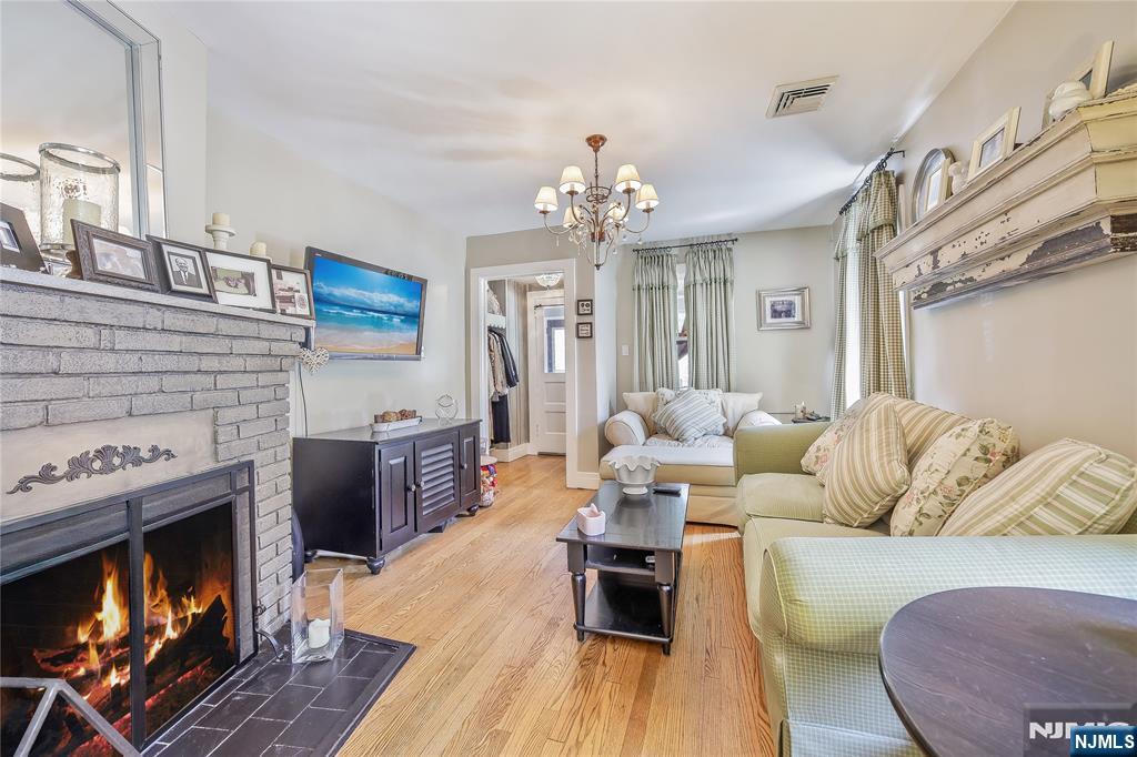 13 Cottage Place