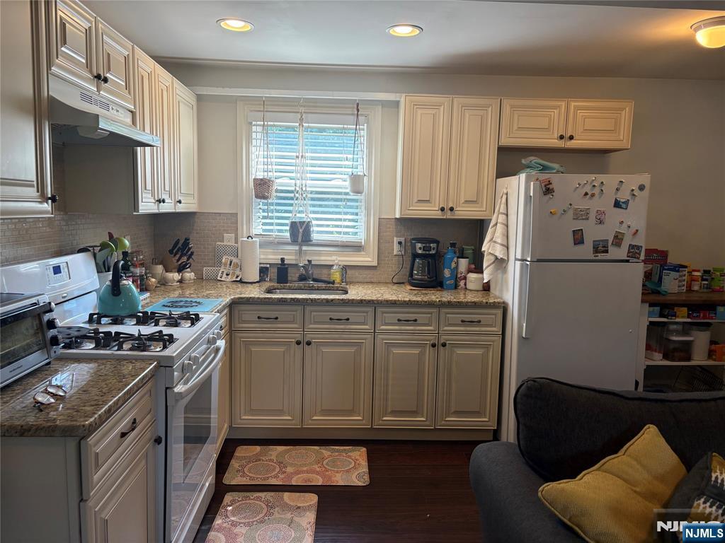 217 David Hooper Place 2