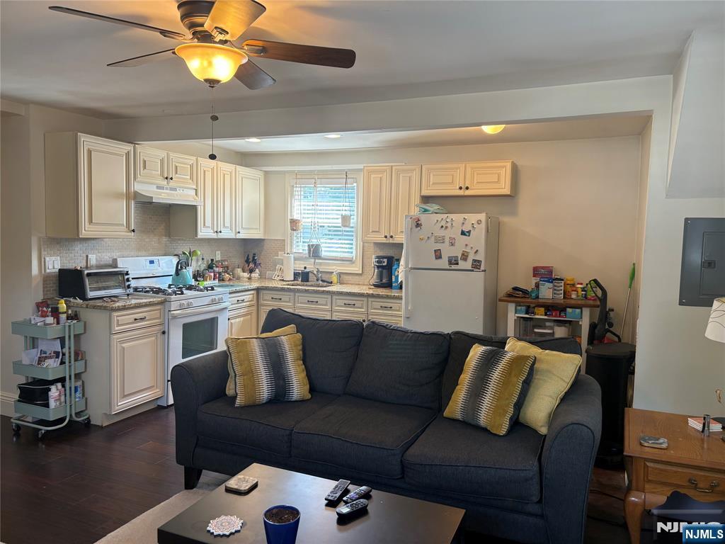 217 David Hooper Place 2