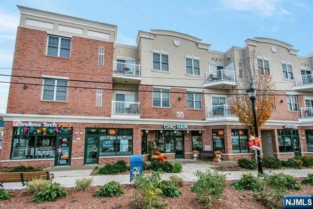 55 E Emerson Plaza 203