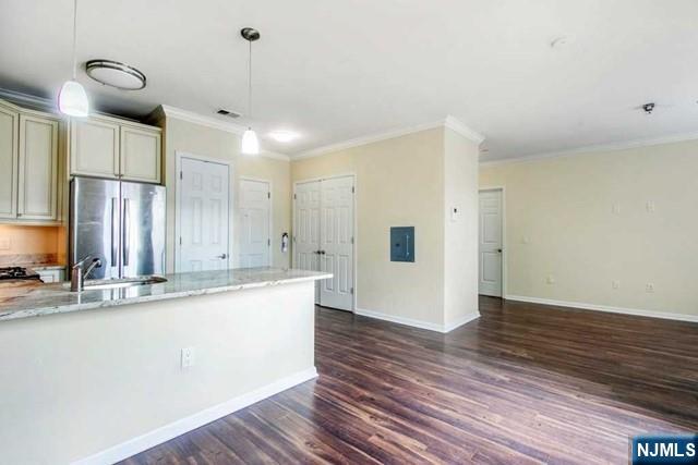 55 E Emerson Plaza 203