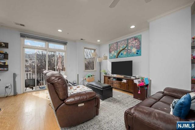 397 Kingston Court