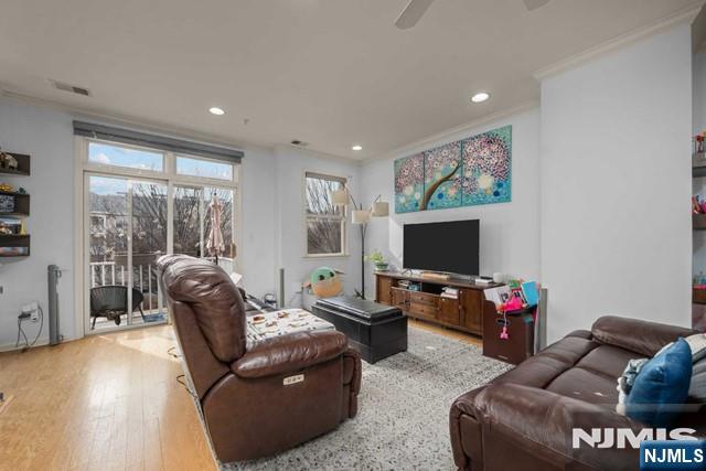 397 Kingston Court