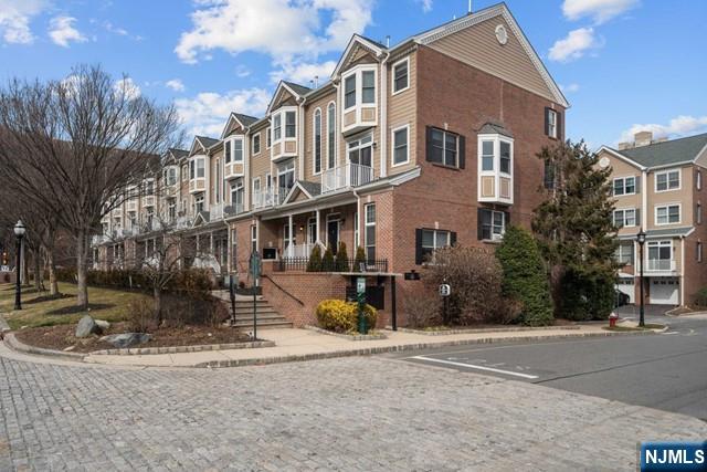 397 Kingston Court