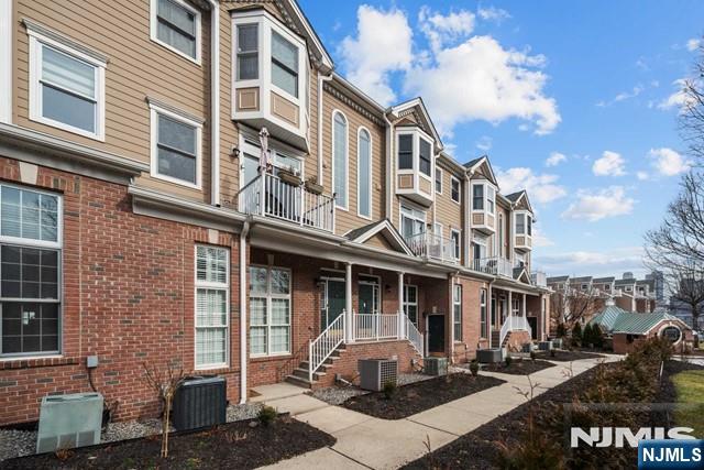 397 Kingston Court