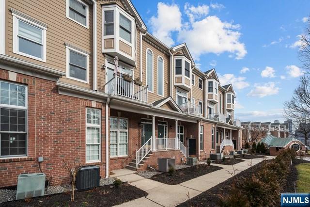 397 Kingston Court