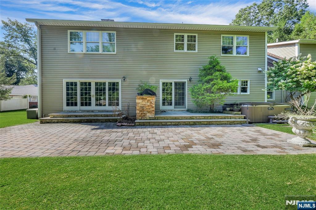 782 Tiffany Avenue
