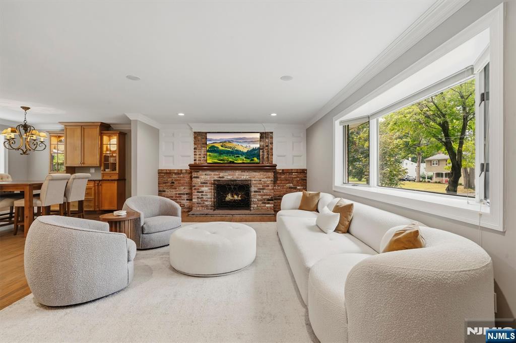 7 Ravine Drive