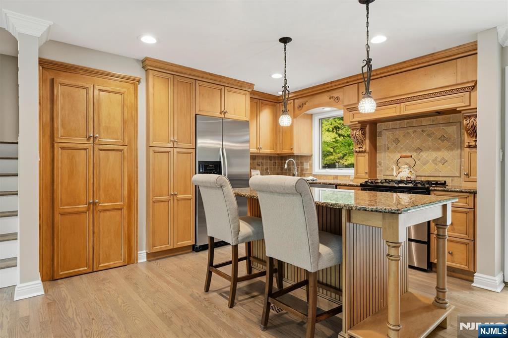7 Ravine Drive