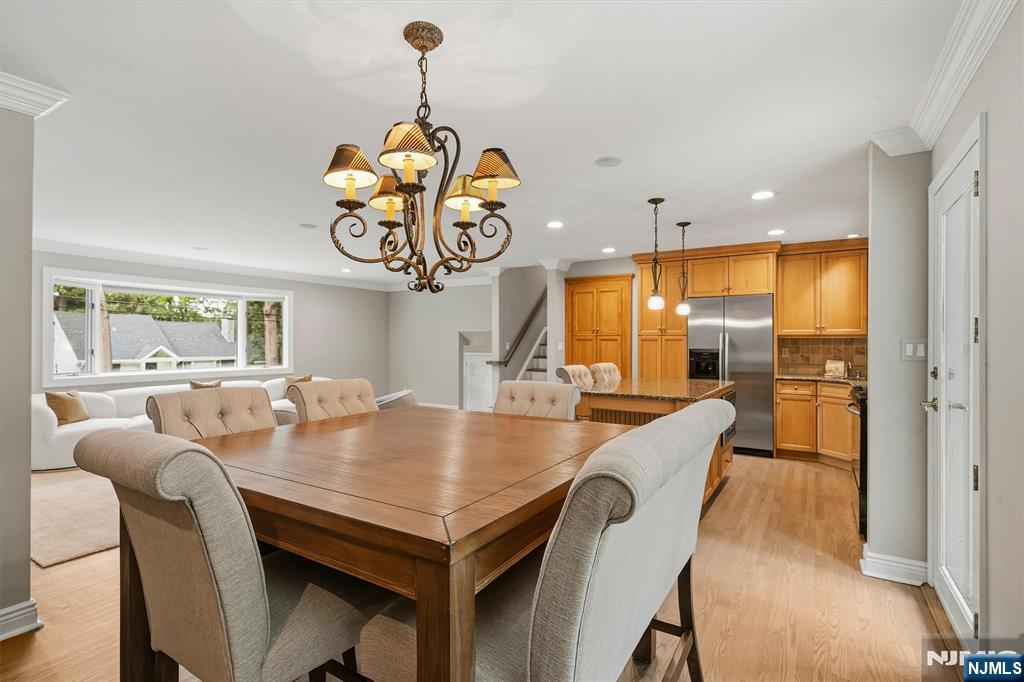 7 Ravine Drive