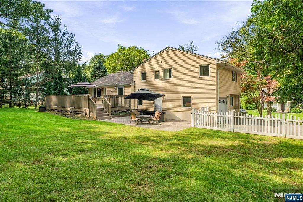 7 Ravine Drive