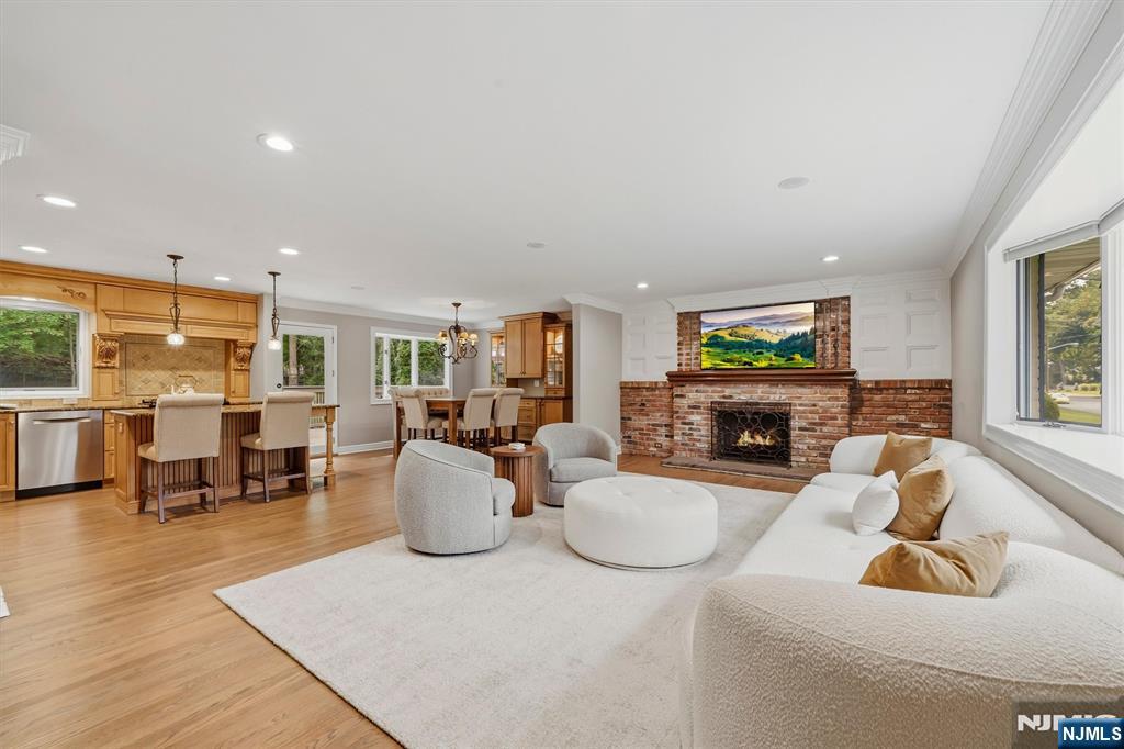7 Ravine Drive