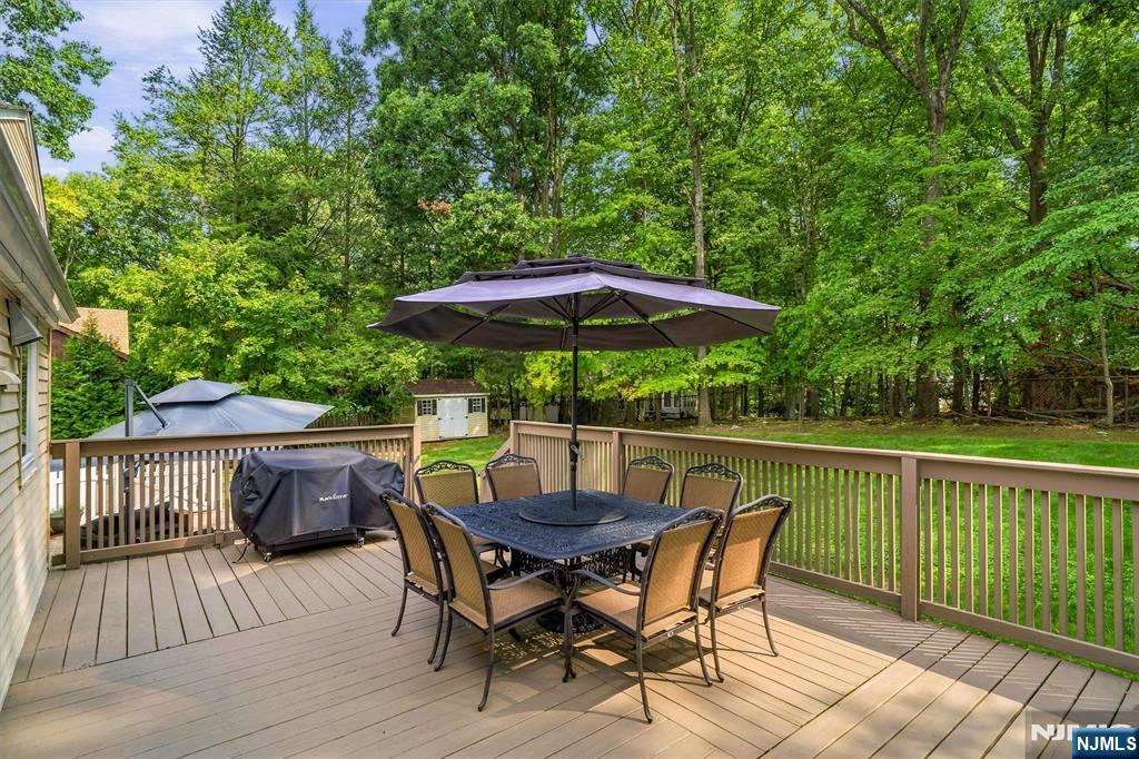 7 Ravine Drive