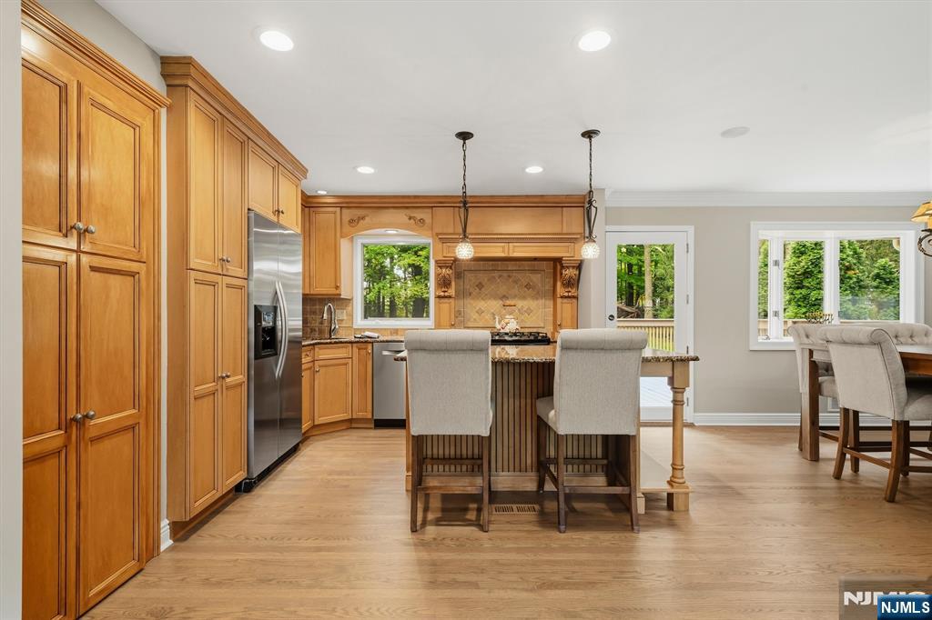 7 Ravine Drive