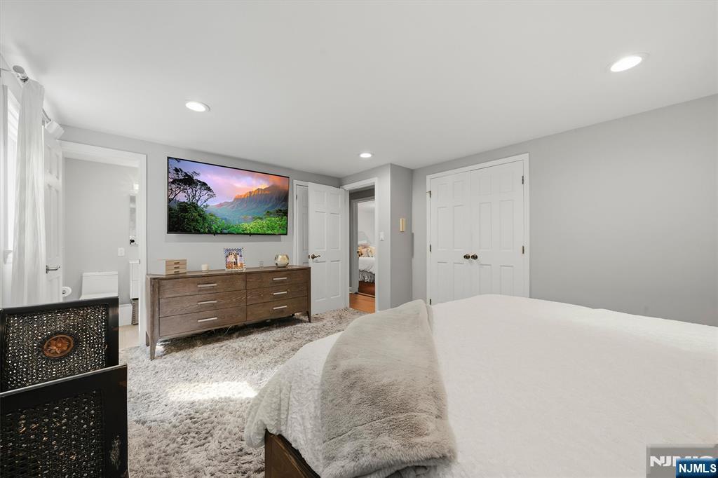 7 Ravine Drive